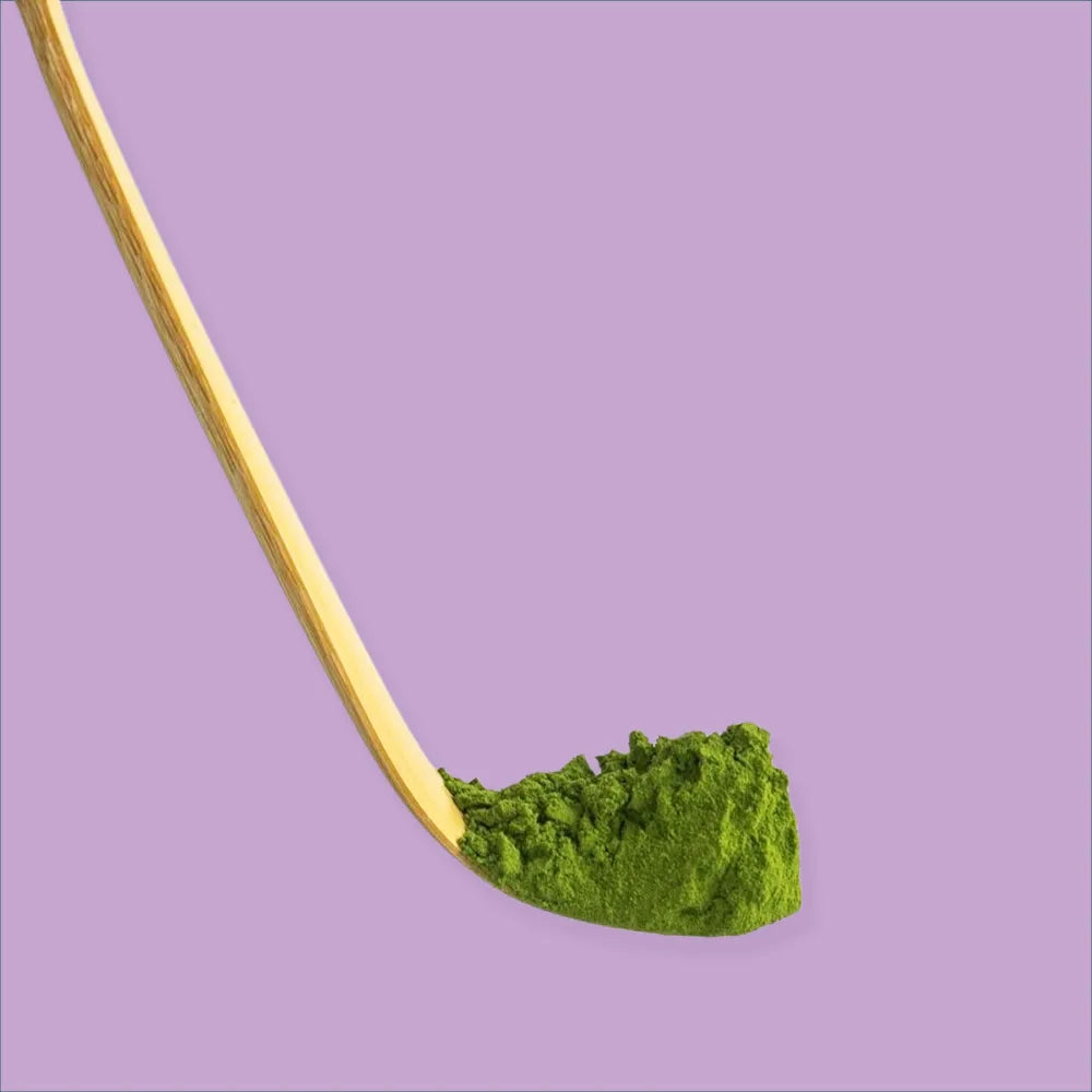 Matcha spoon with matcha powder 